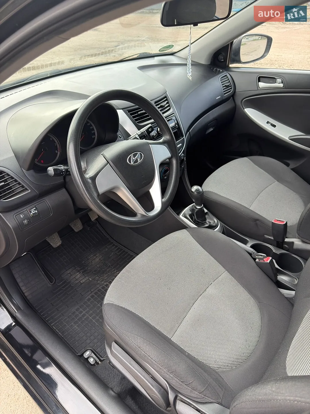 2011 Hyundai Accent - мініатюра 28