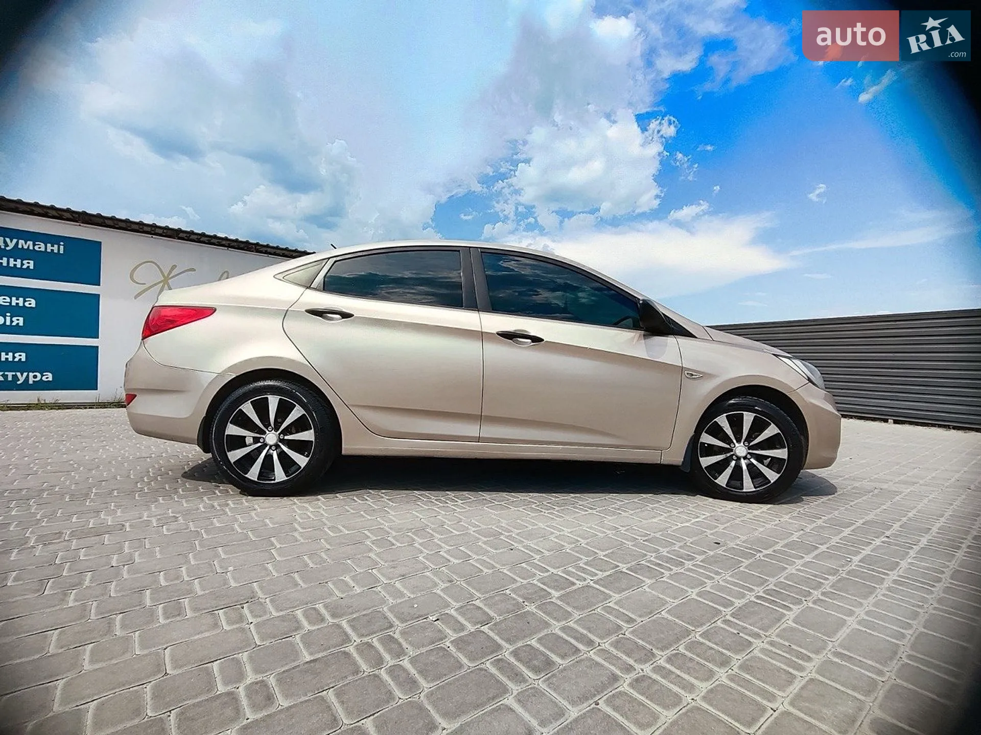 2011 Hyundai Accent - мініатюра 3