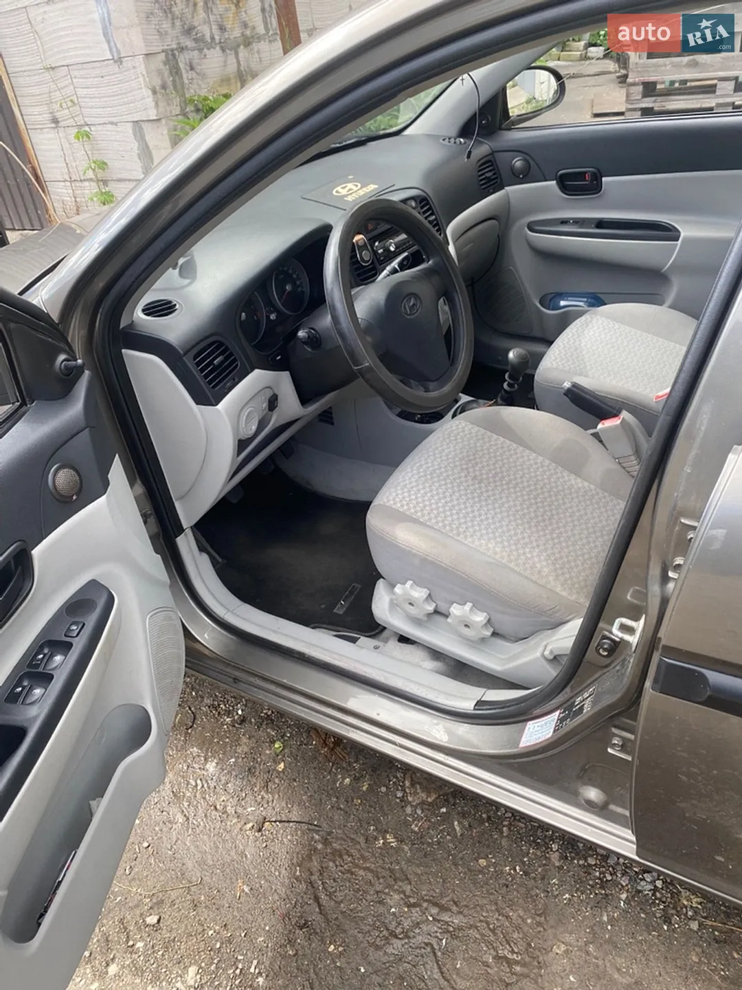 2010 Hyundai Accent - мініатюра 11