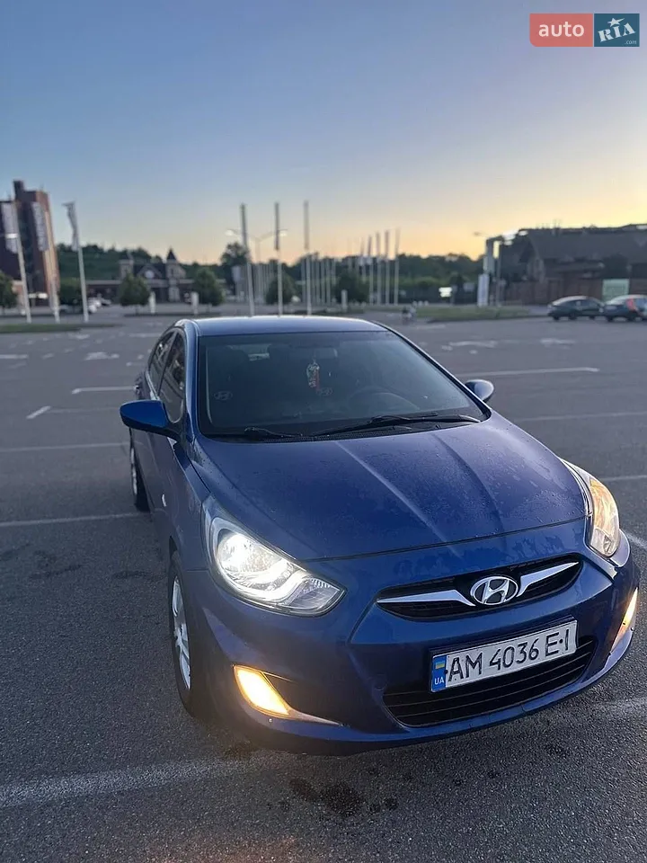 2011 Hyundai Accent - мініатюра 9