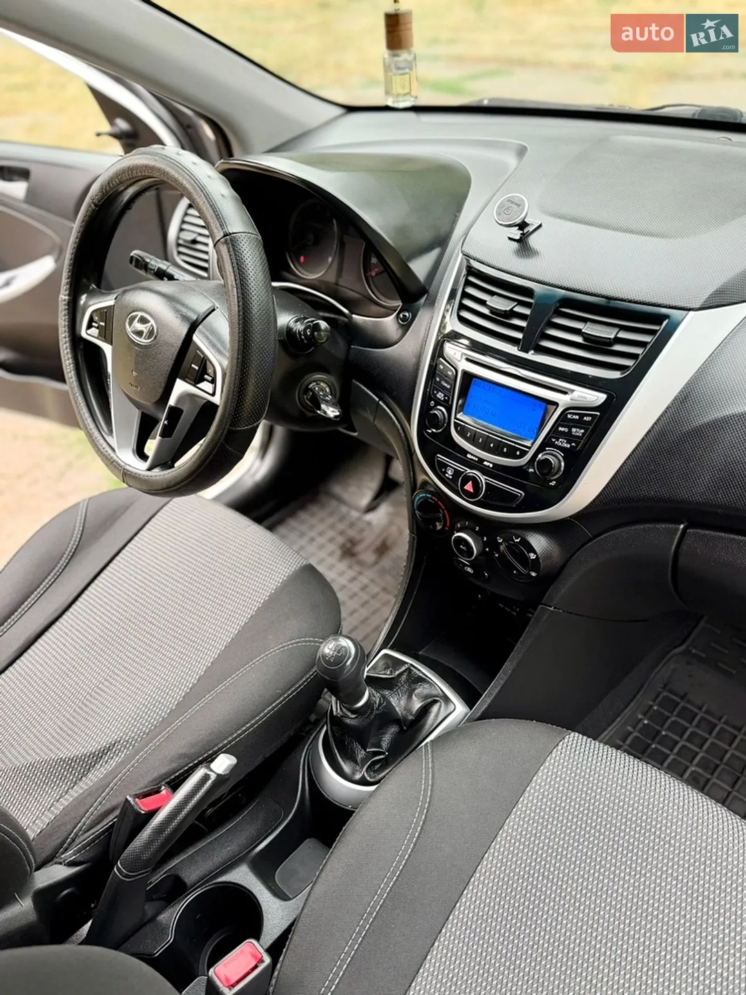 2011 Hyundai Accent - мініатюра 44