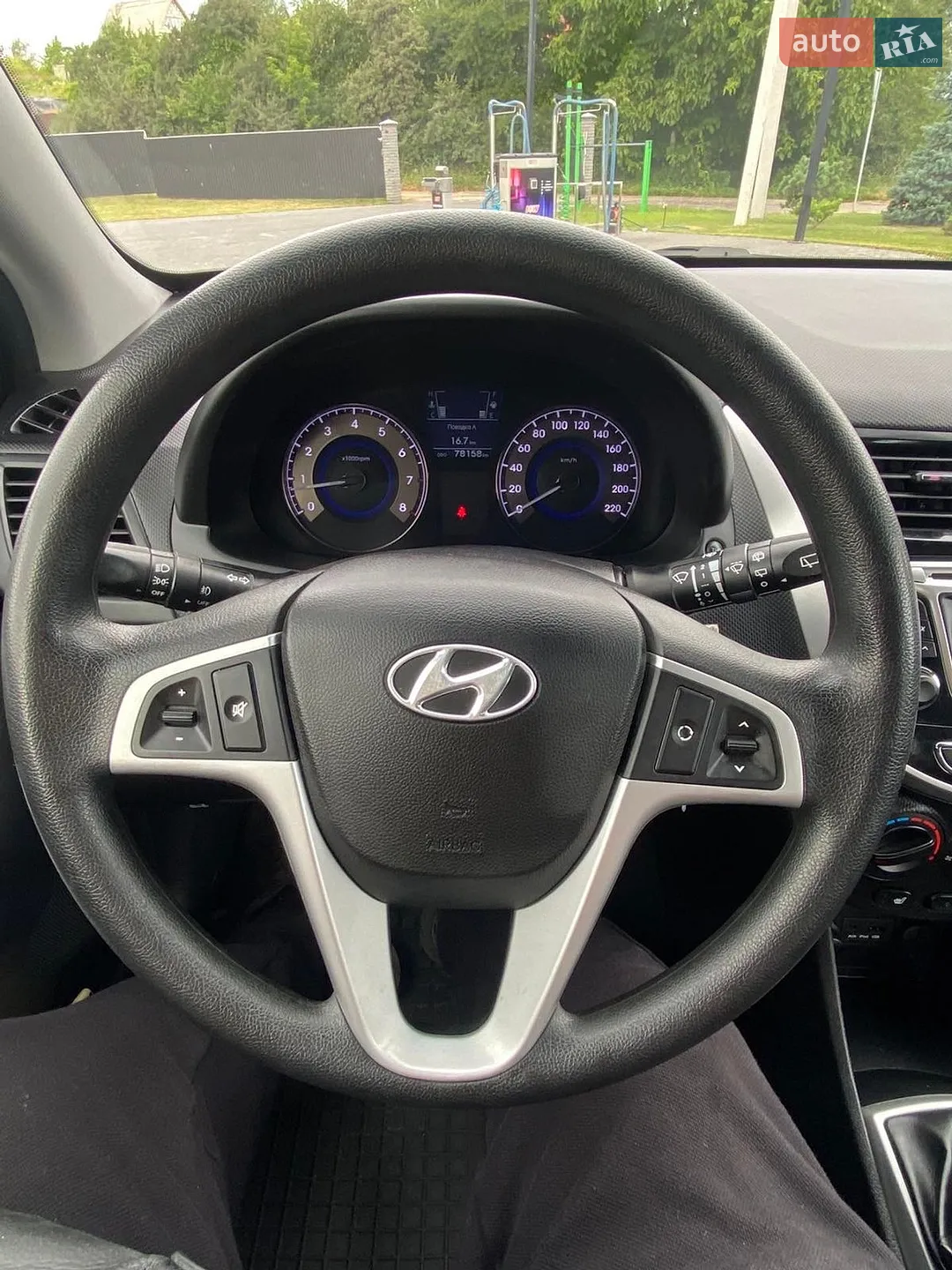 2012 Hyundai Accent - мініатюра 10