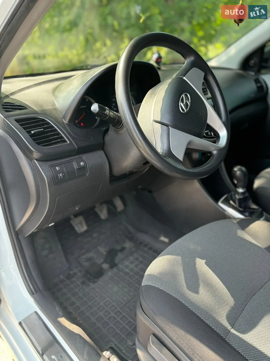 2011 Hyundai Accent - мініатюра 3