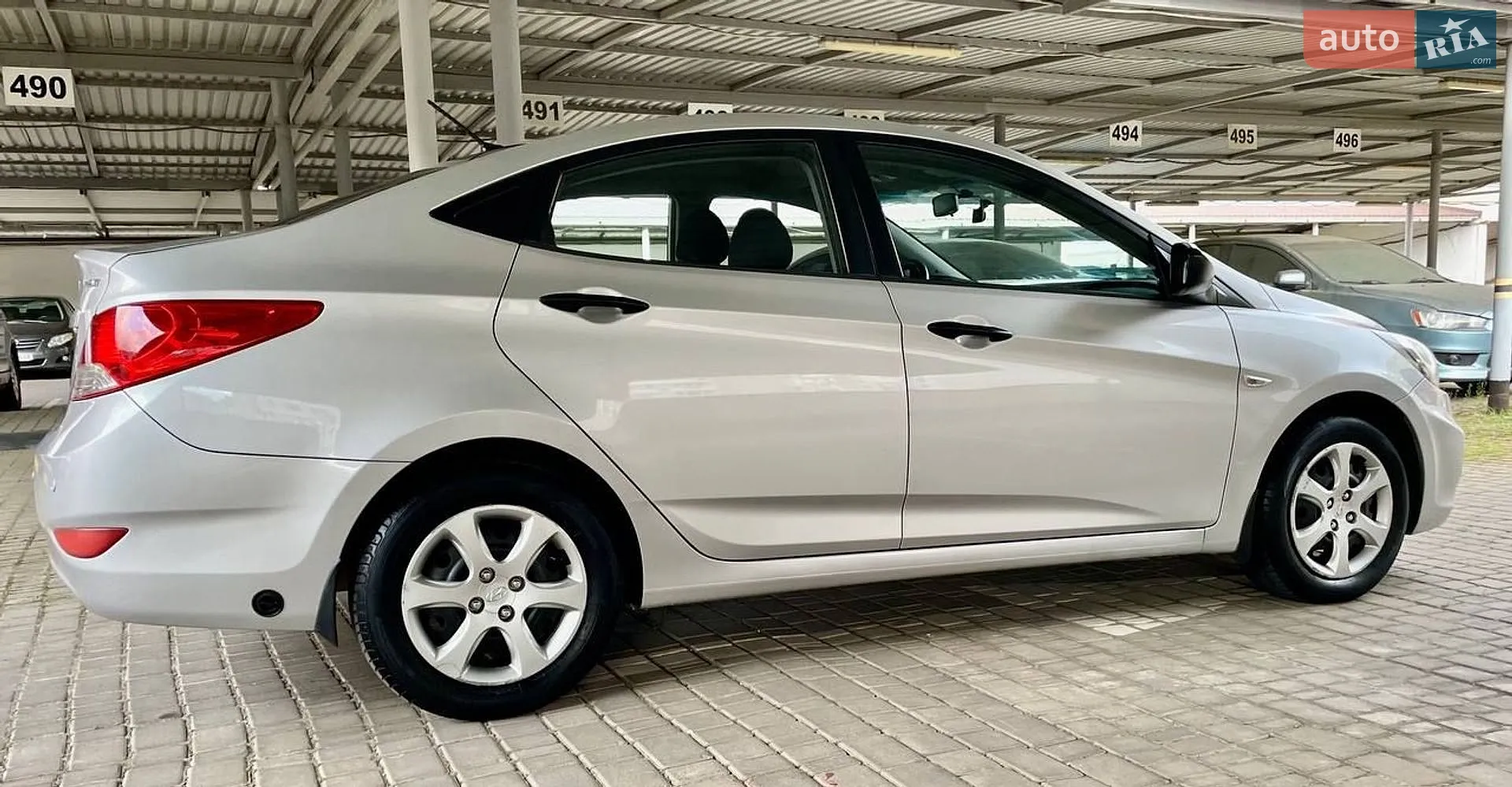 2012 Hyundai Accent - мініатюра 12