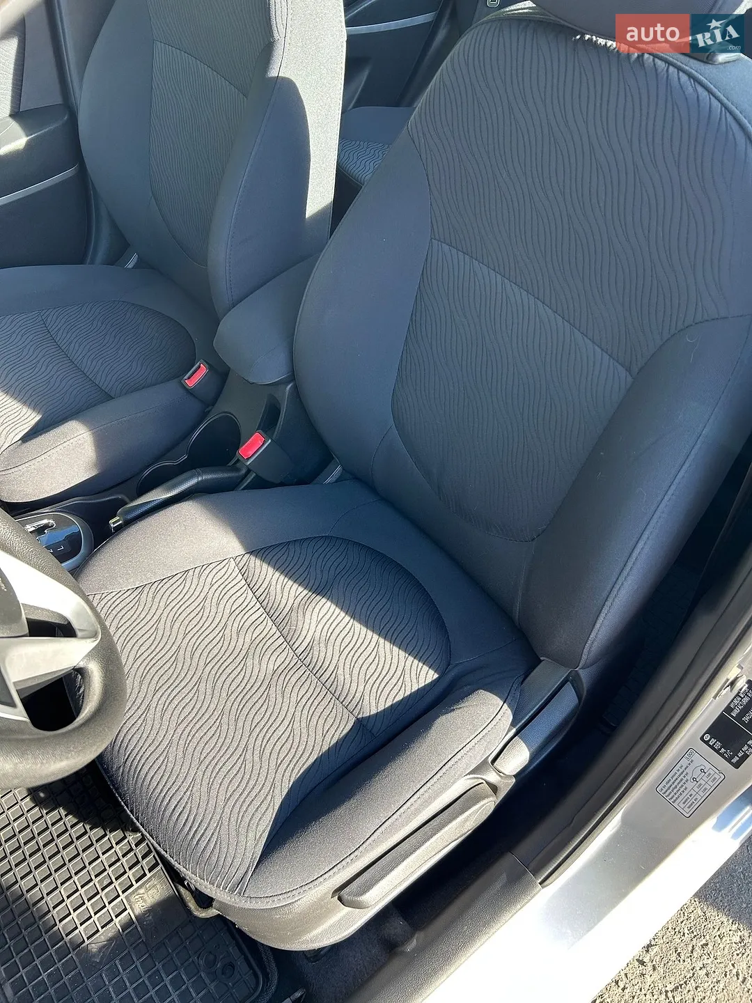 2011 Hyundai Accent - мініатюра 40