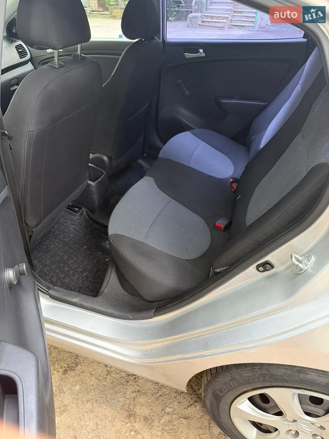 2011 Hyundai Accent - мініатюра 11