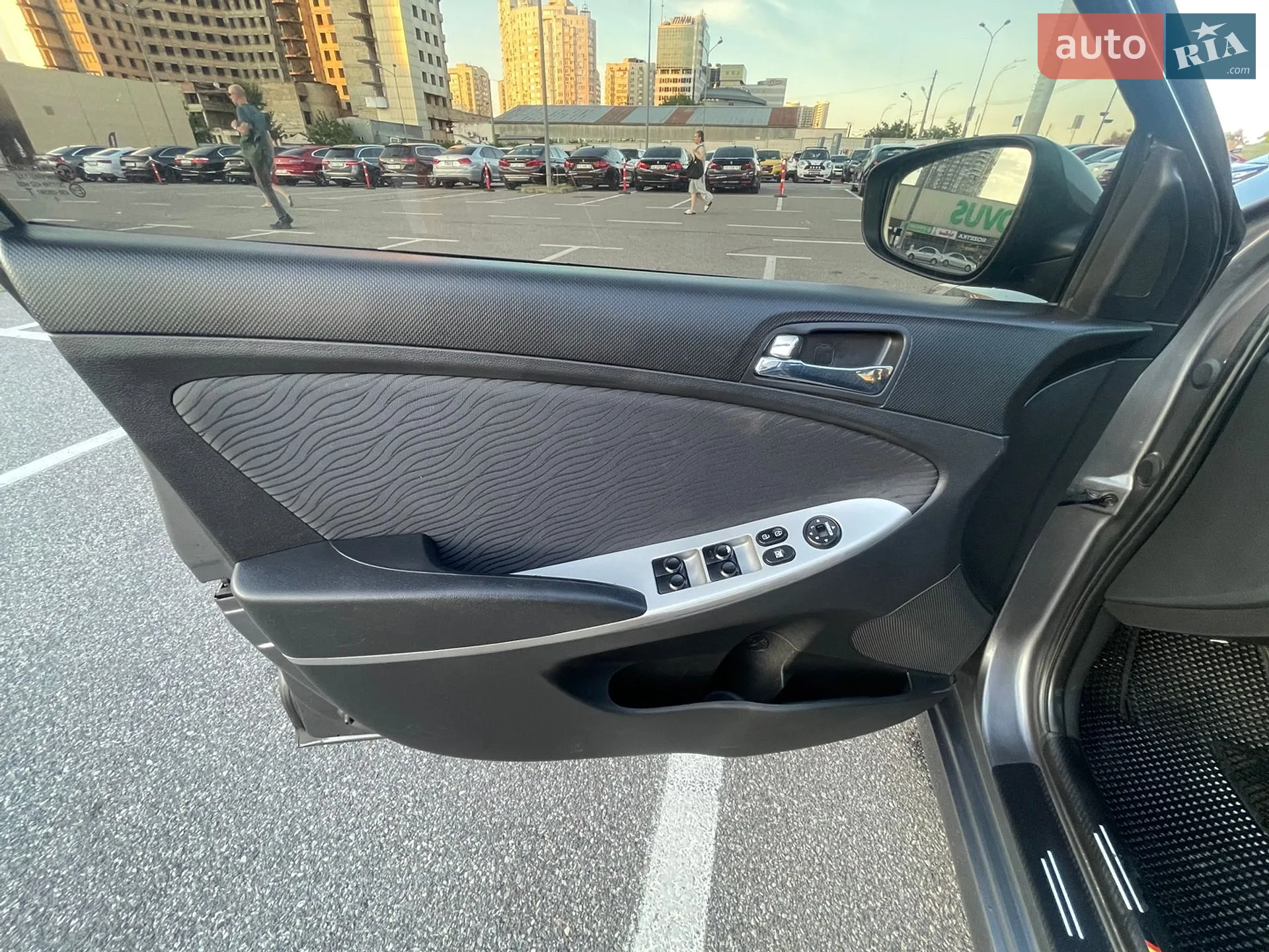 2011 Hyundai Accent - мініатюра 27