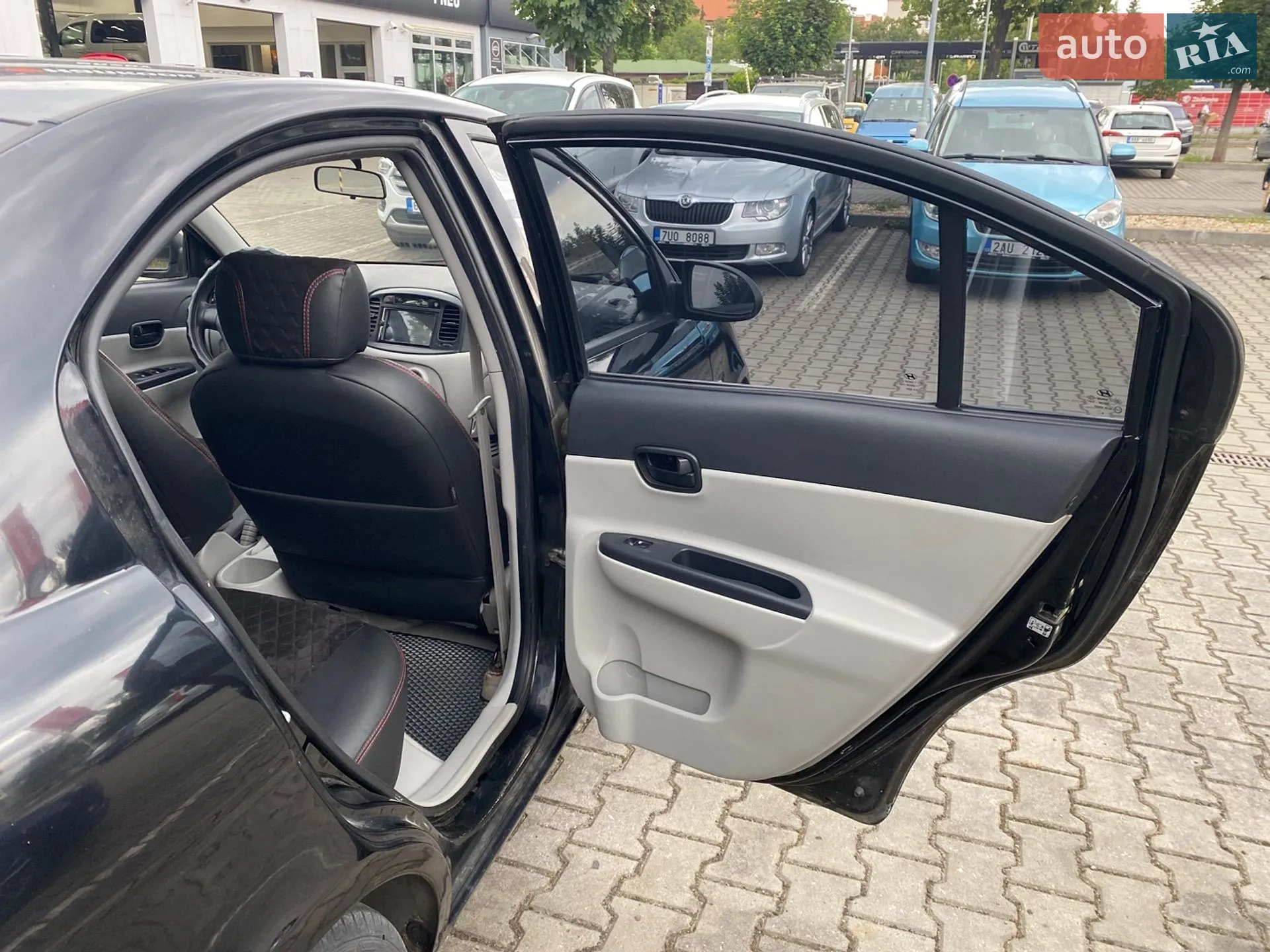 2010 Hyundai Accent - мініатюра 11