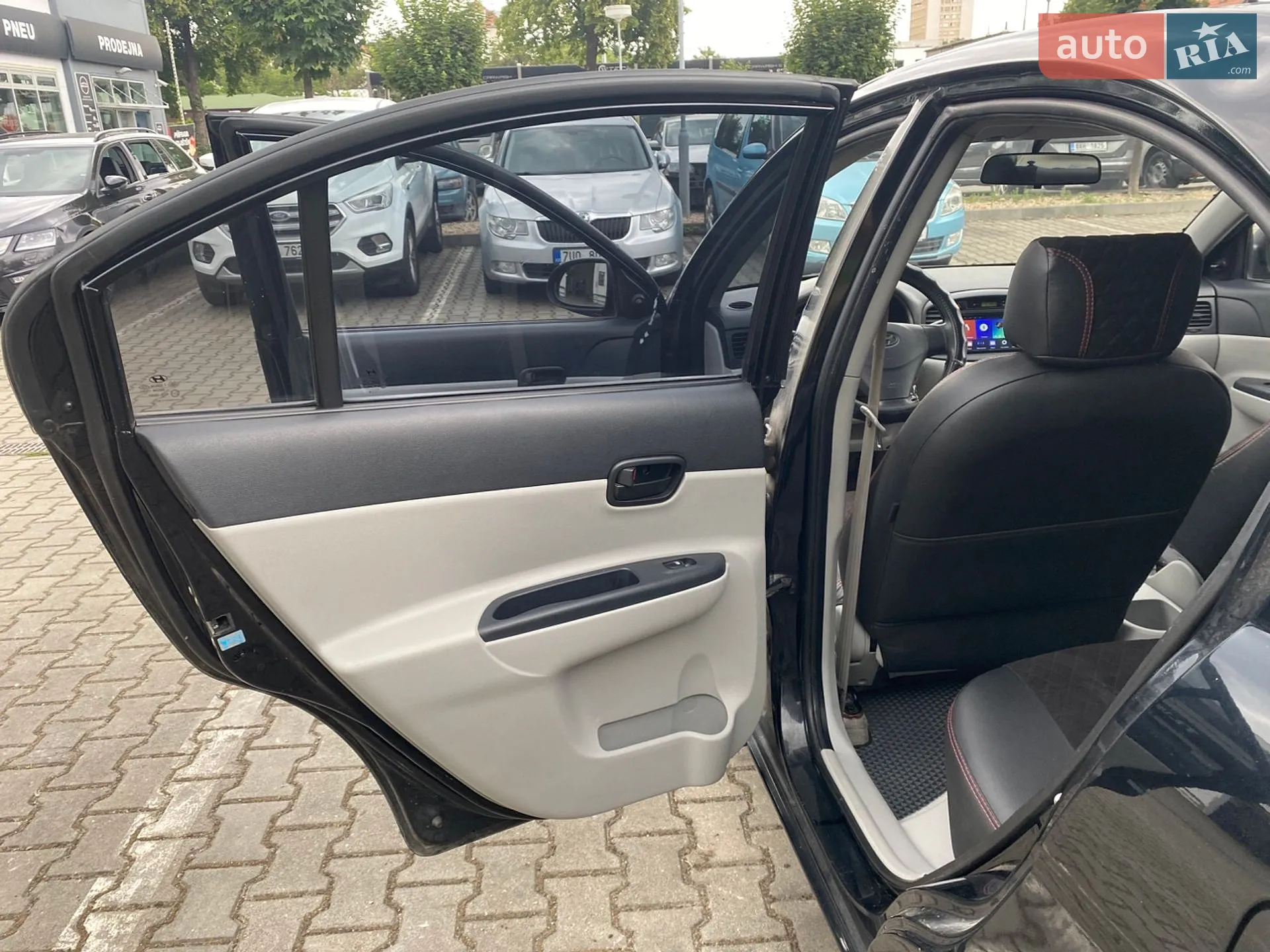 2010 Hyundai Accent - мініатюра 21