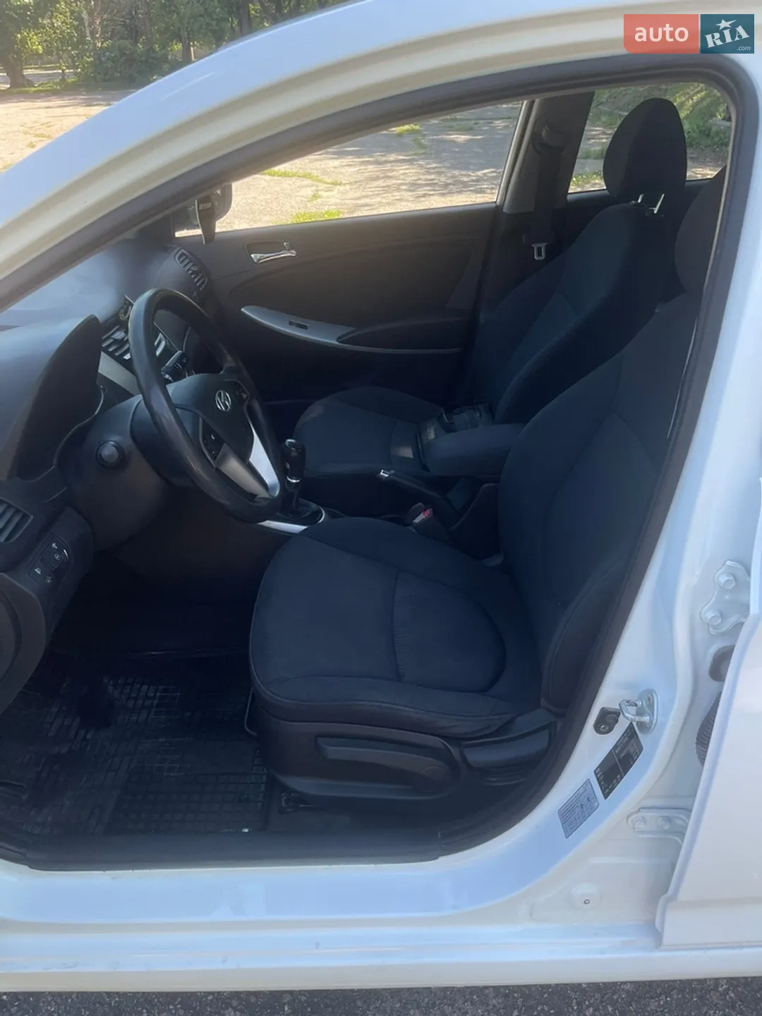 2012 Hyundai Accent - мініатюра 26