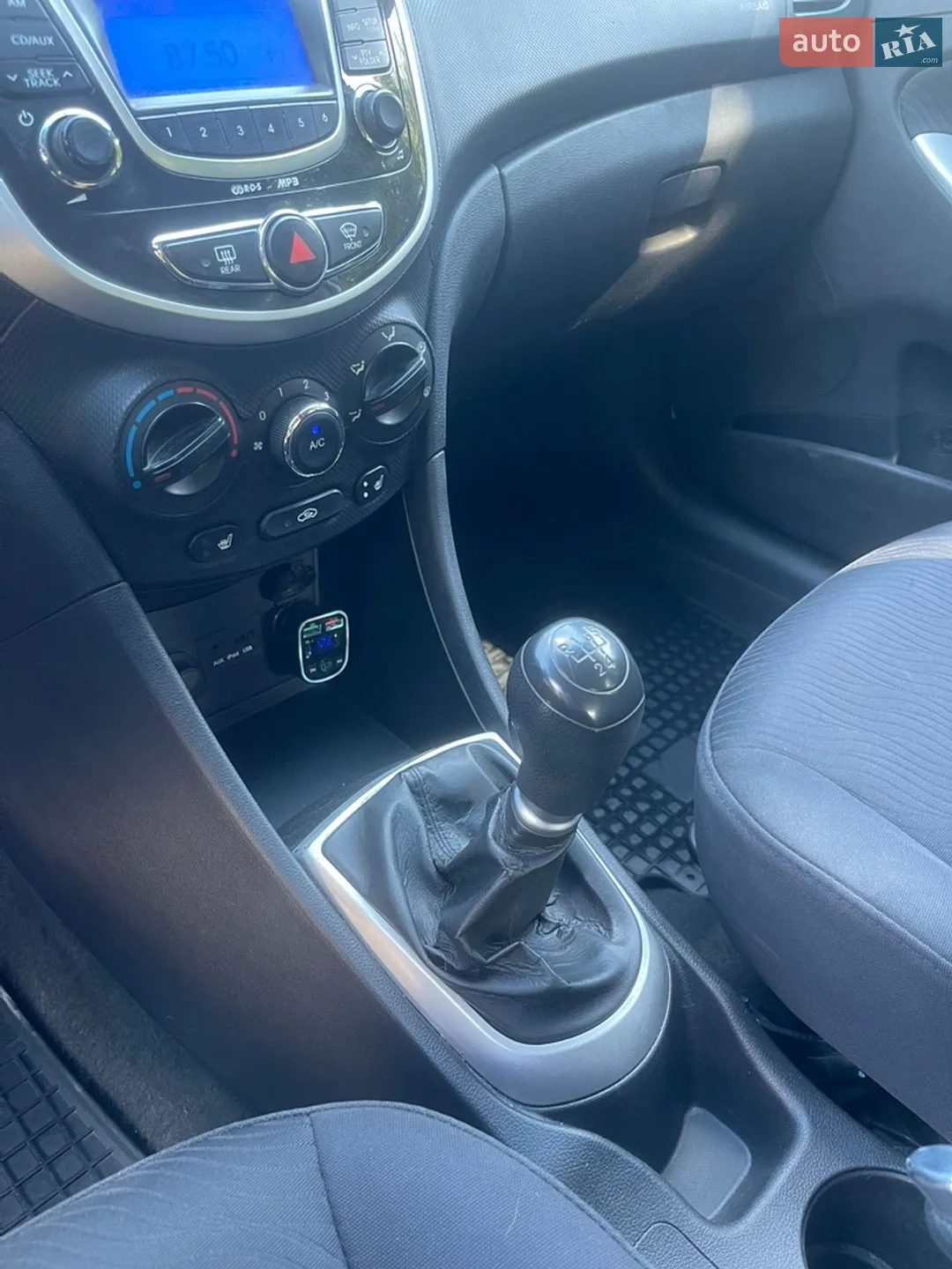 2012 Hyundai Accent - мініатюра 31