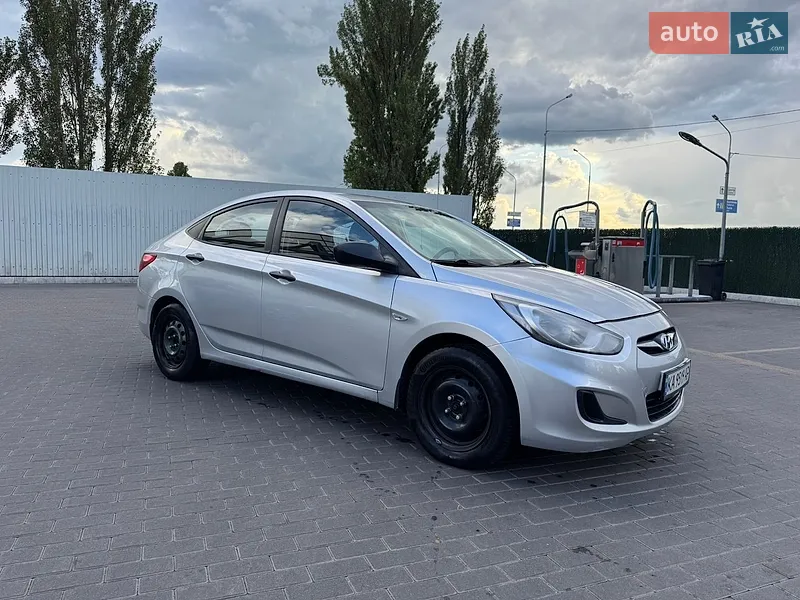 Hyundai Accent 2011