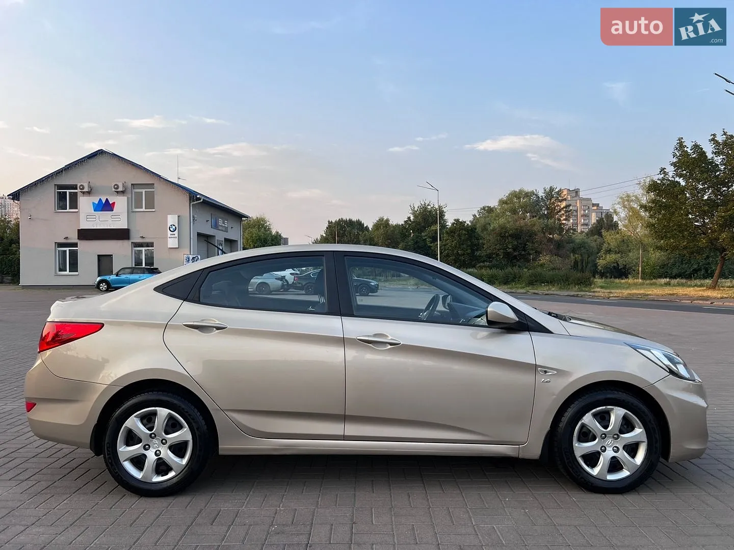 2012 Hyundai Accent - мініатюра 6