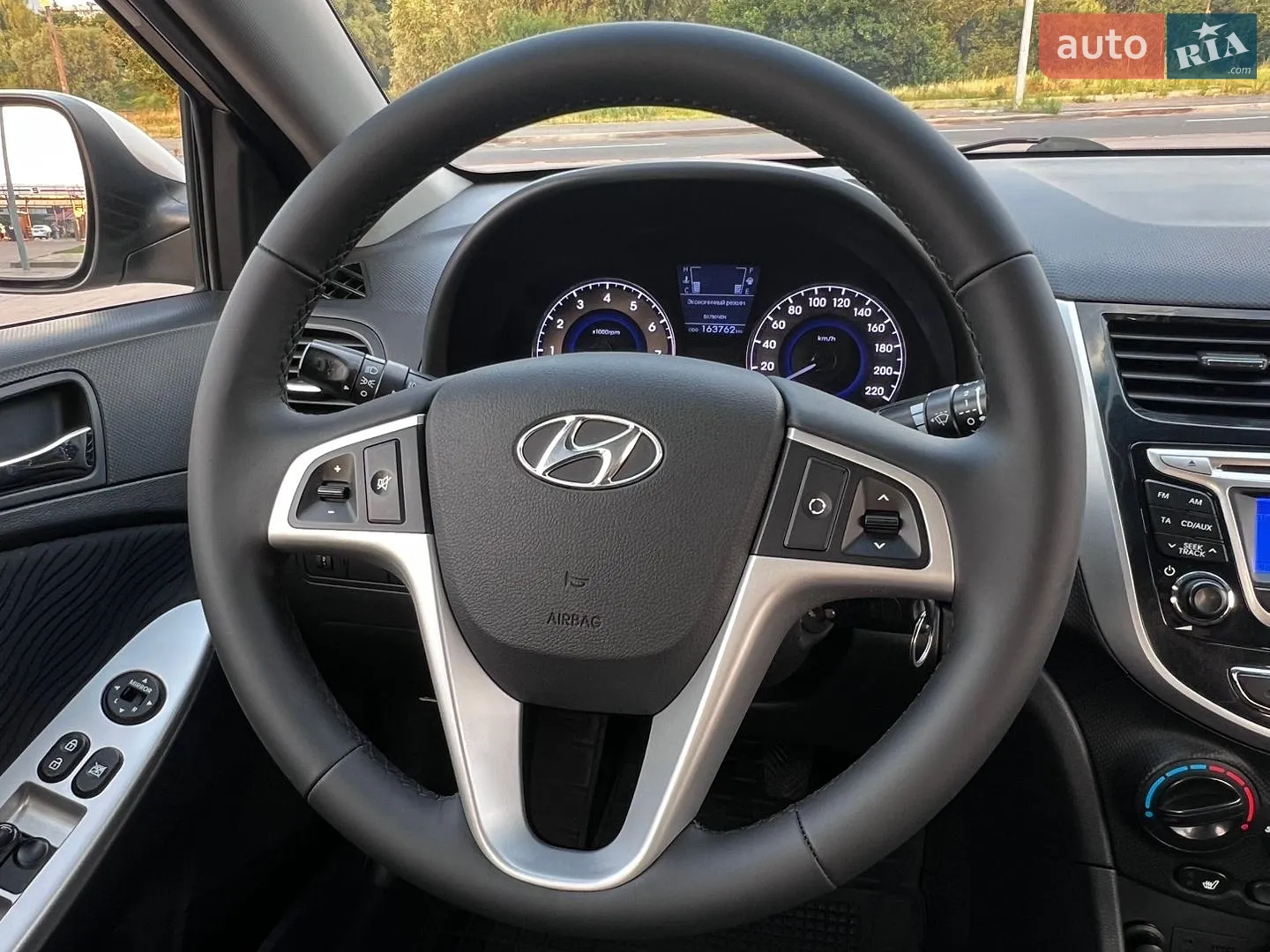 2012 Hyundai Accent - мініатюра 17