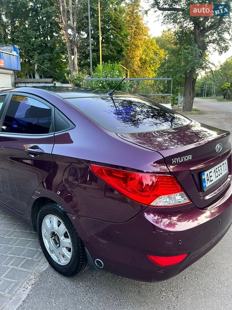 2011 Hyundai Accent - мініатюра 10