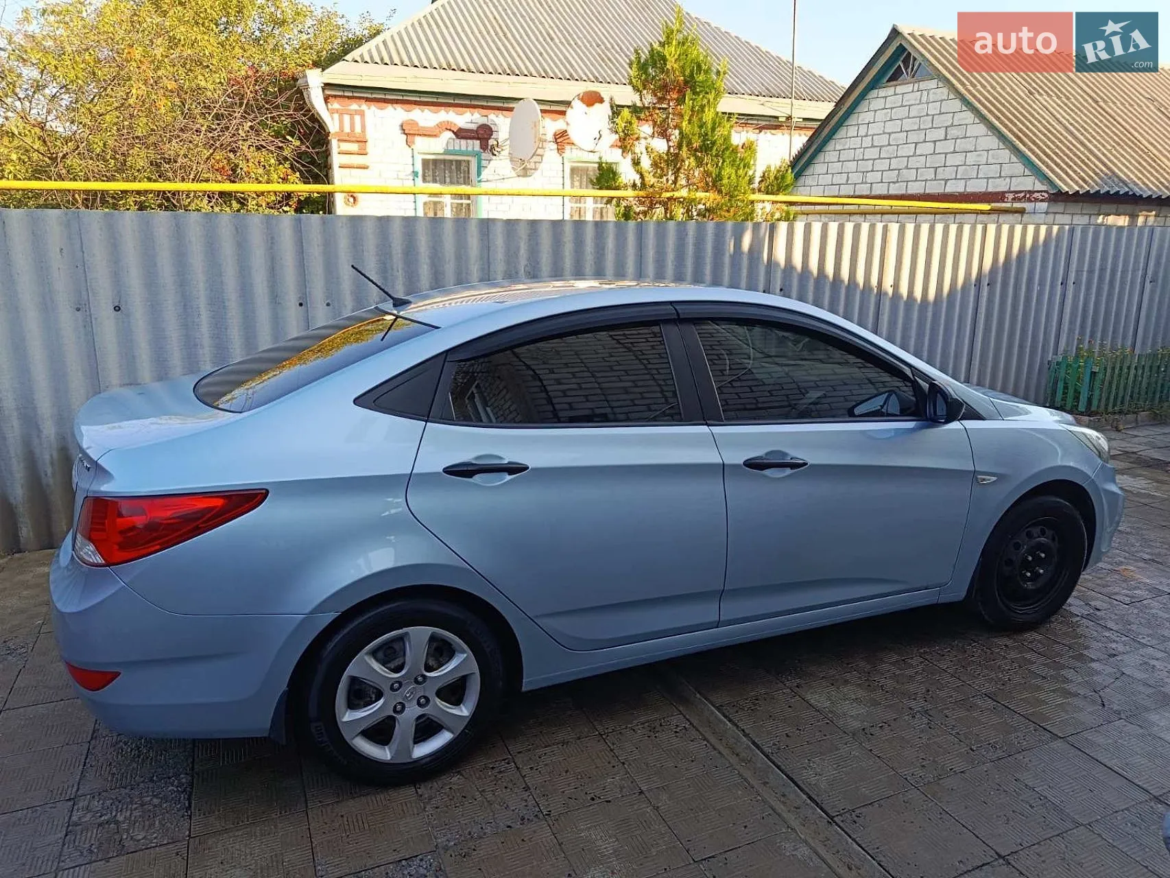 2011 Hyundai Accent - мініатюра 3