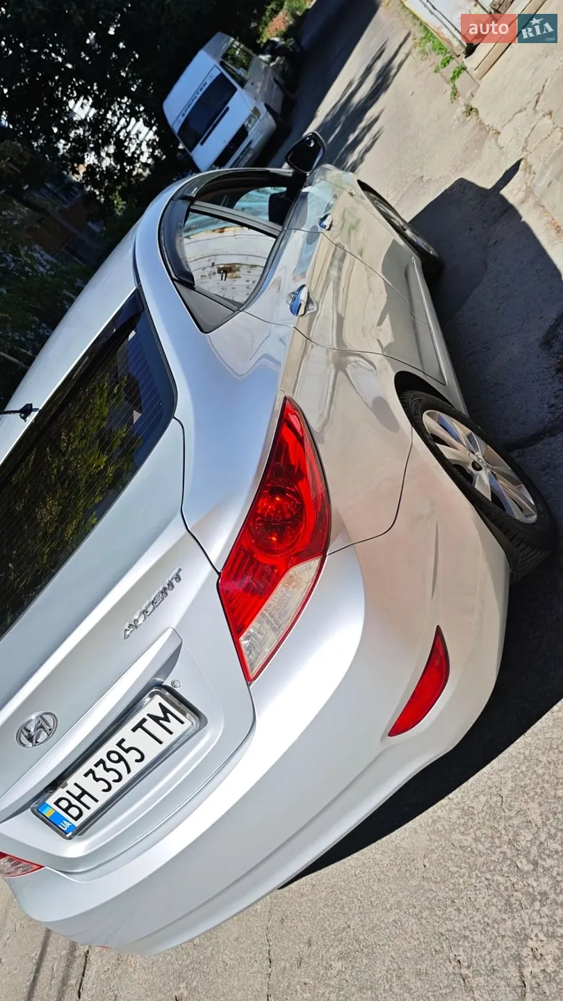 2011 Hyundai Accent - мініатюра 5