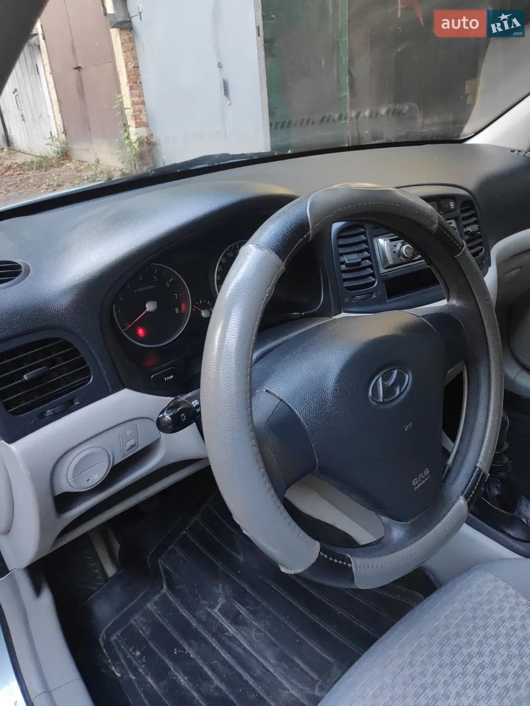 2010 Hyundai Accent - мініатюра 11