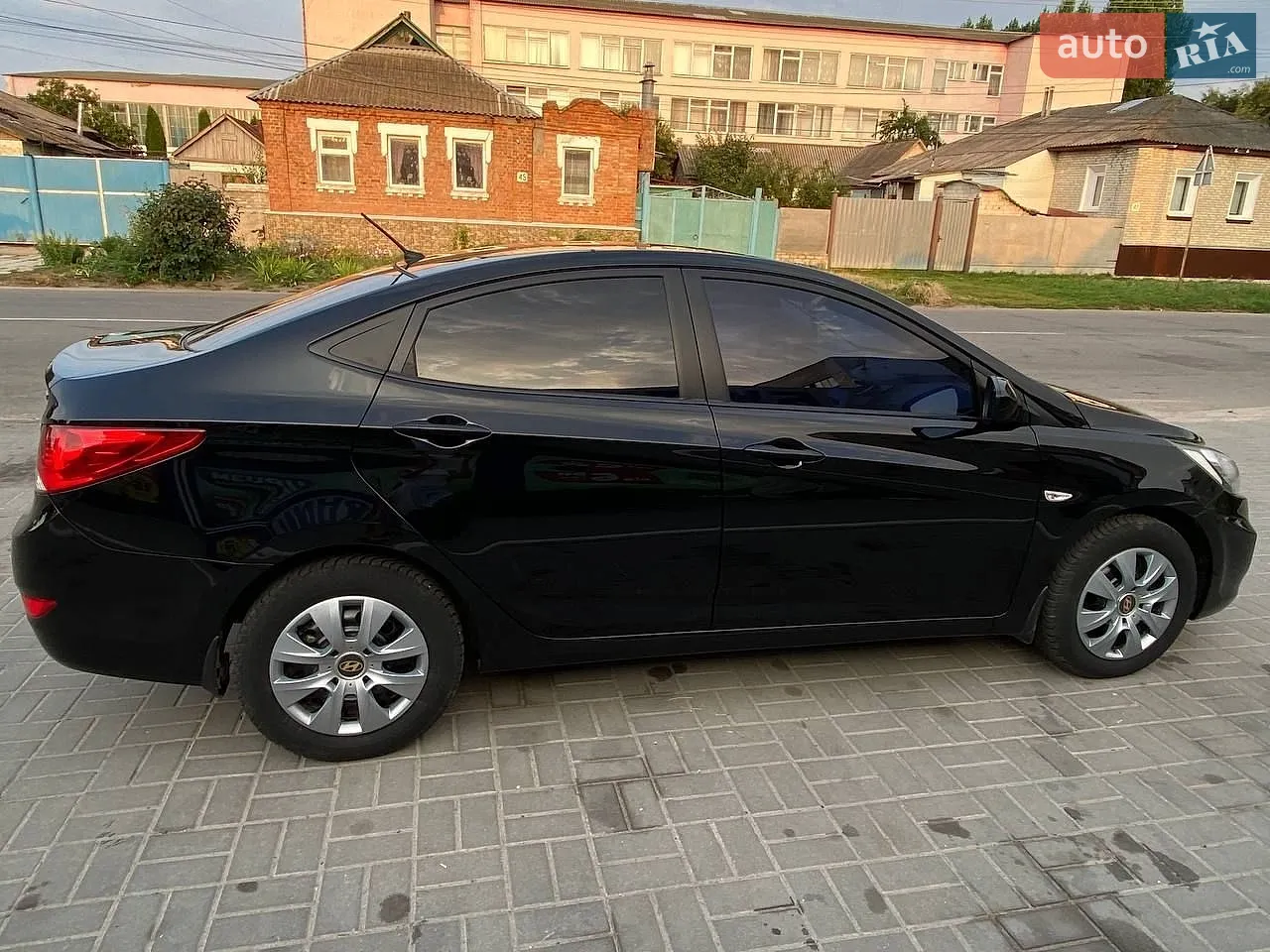 2011 Hyundai Accent - мініатюра 2
