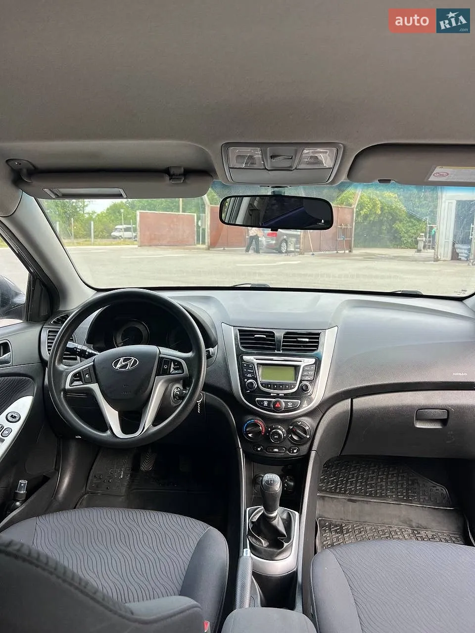 2012 Hyundai Accent - мініатюра 16