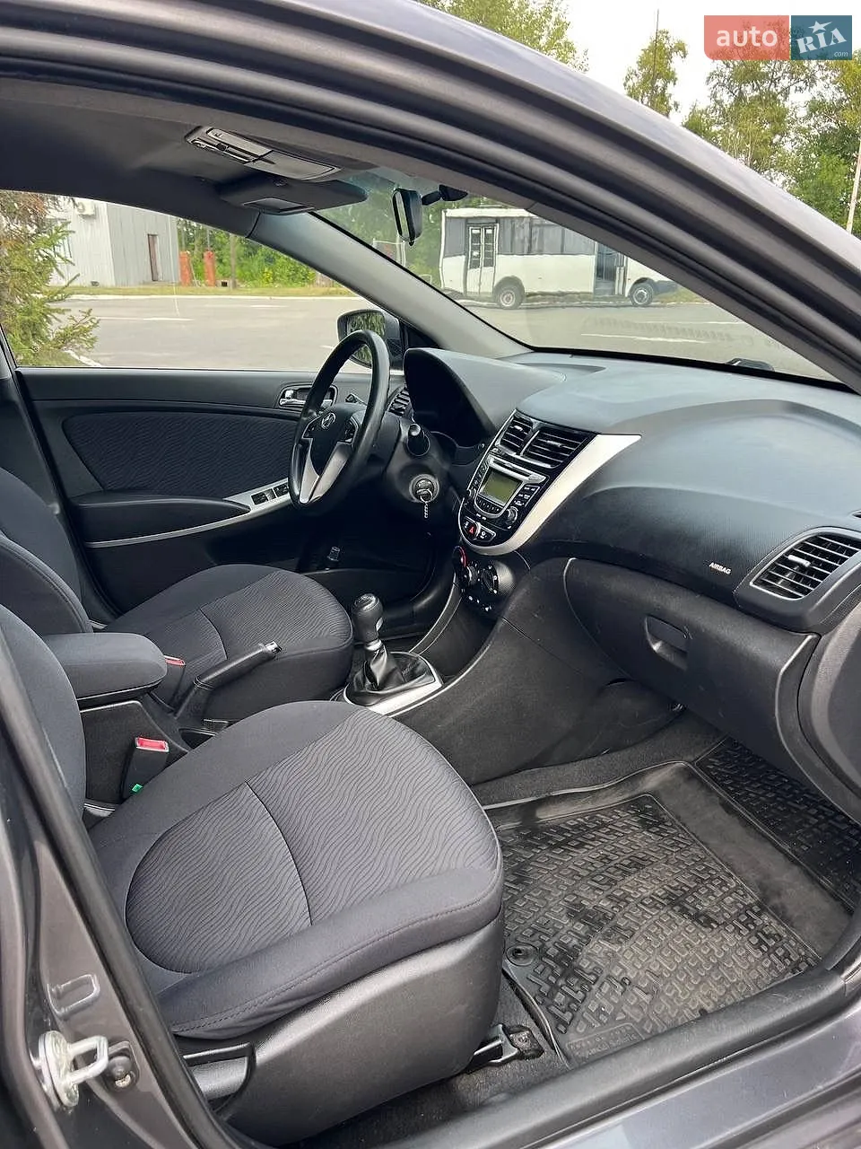 2012 Hyundai Accent - мініатюра 17