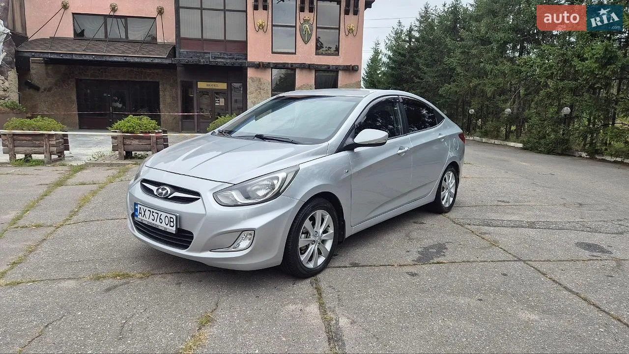 2011 Hyundai Accent - мініатюра 11