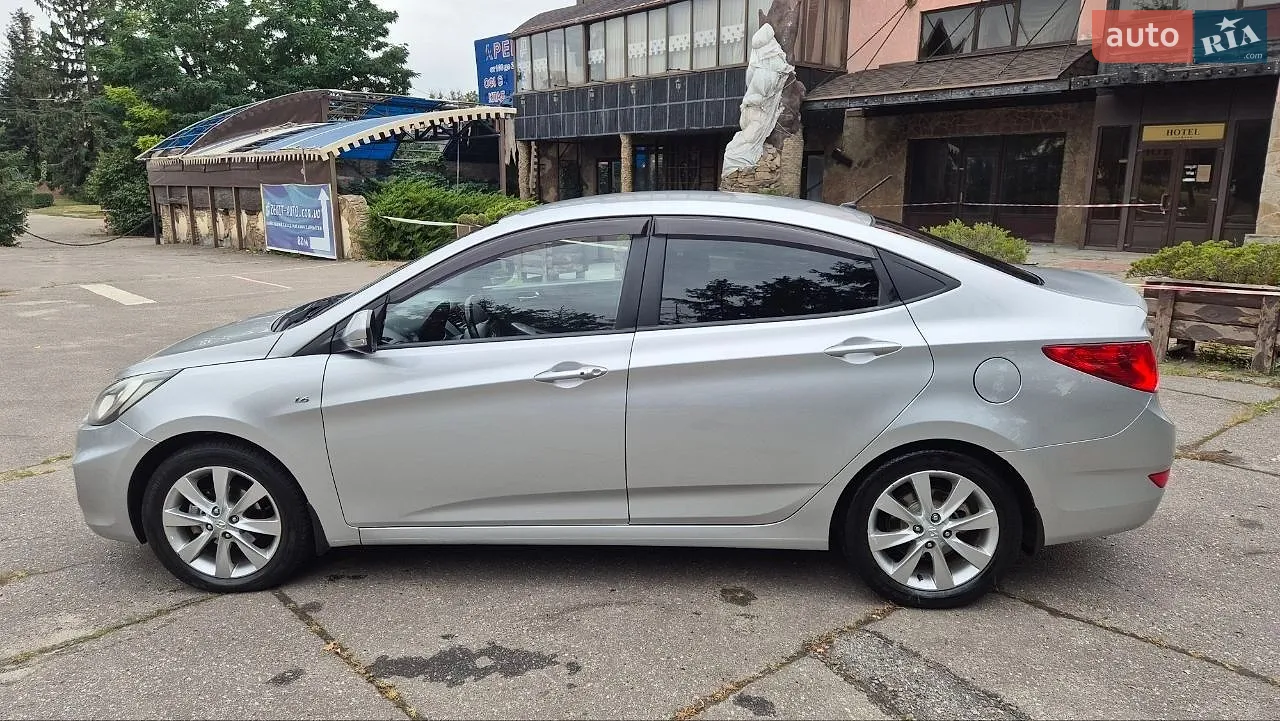 2011 Hyundai Accent - мініатюра 12