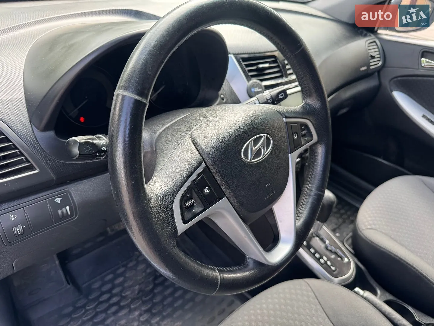 2012 Hyundai Accent - мініатюра 15