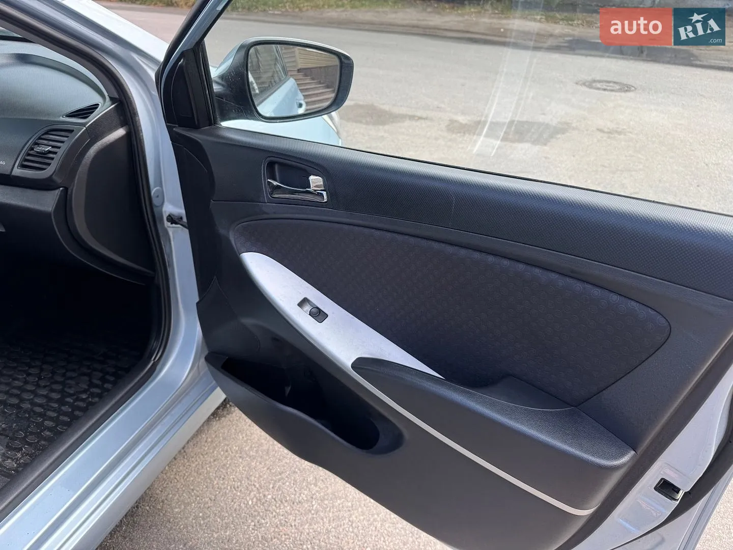 2012 Hyundai Accent - мініатюра 24