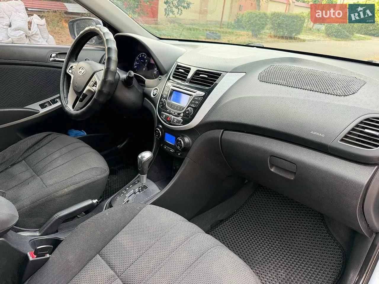 2011 Hyundai Accent - мініатюра 10