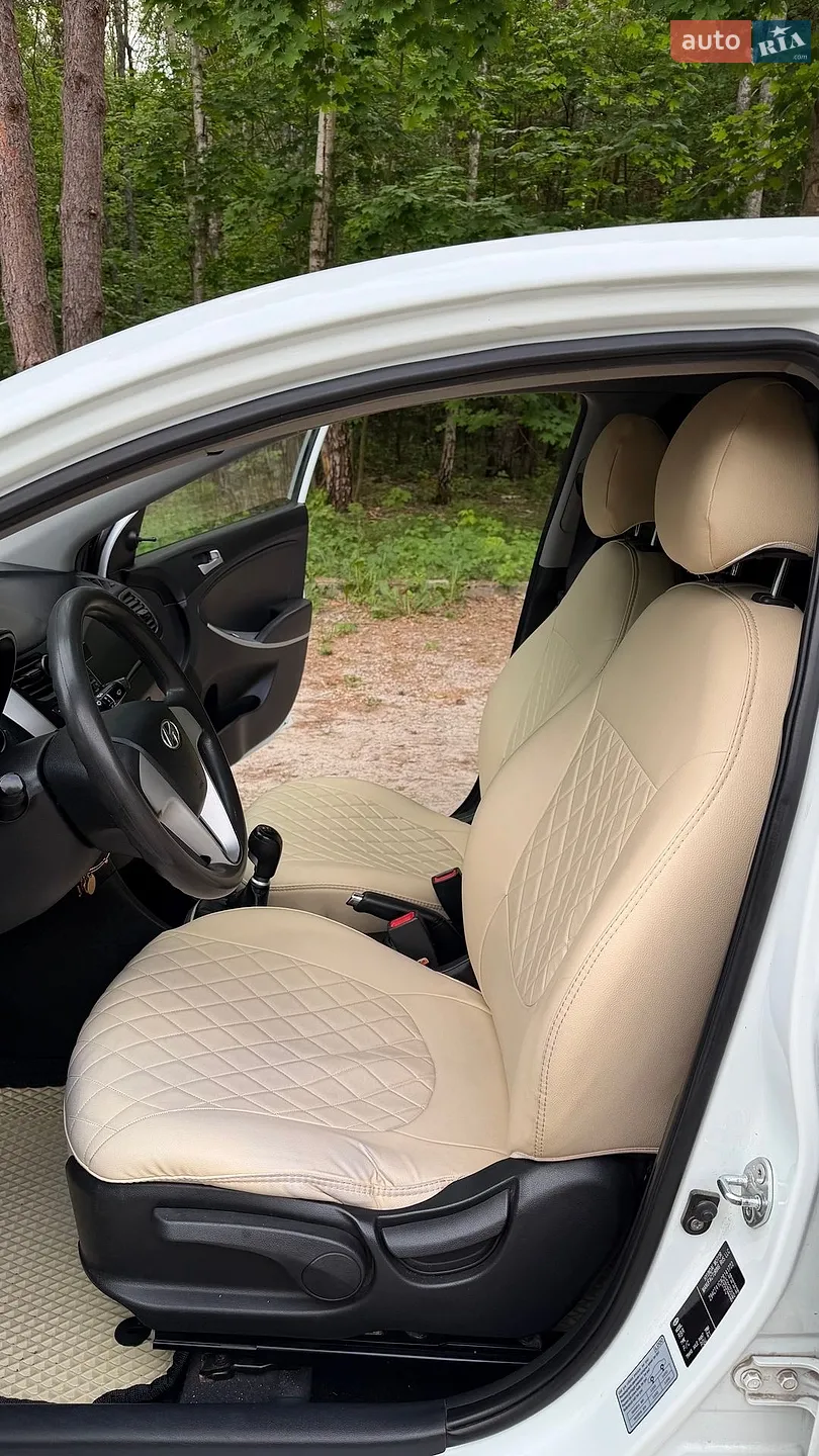 2012 Hyundai Accent - мініатюра 10