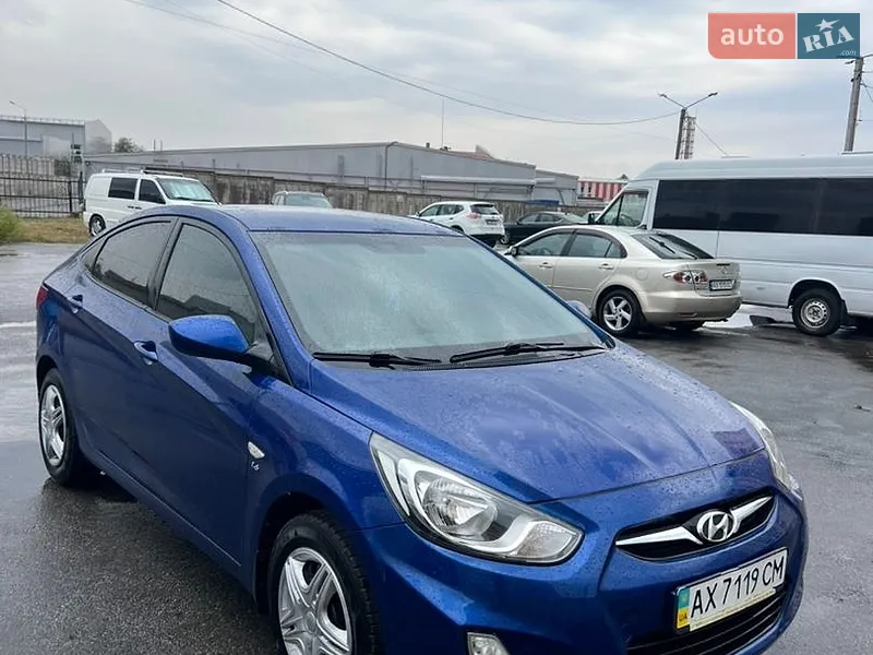 Hyundai Accent 2011