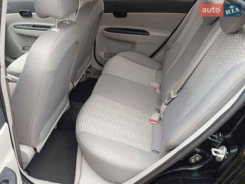 Седан Hyundai Accent 2010 в Киеве