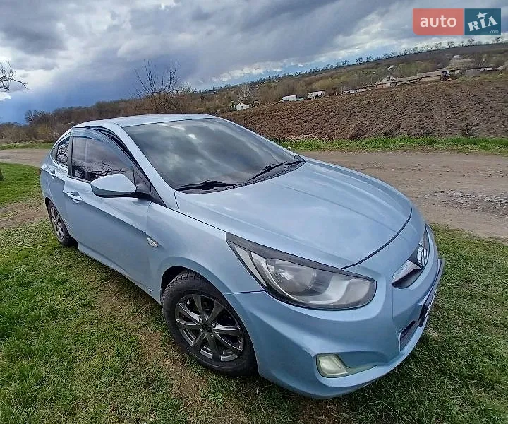 Hyundai Accent 2011