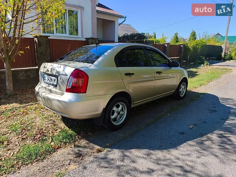 Hyundai Accent
