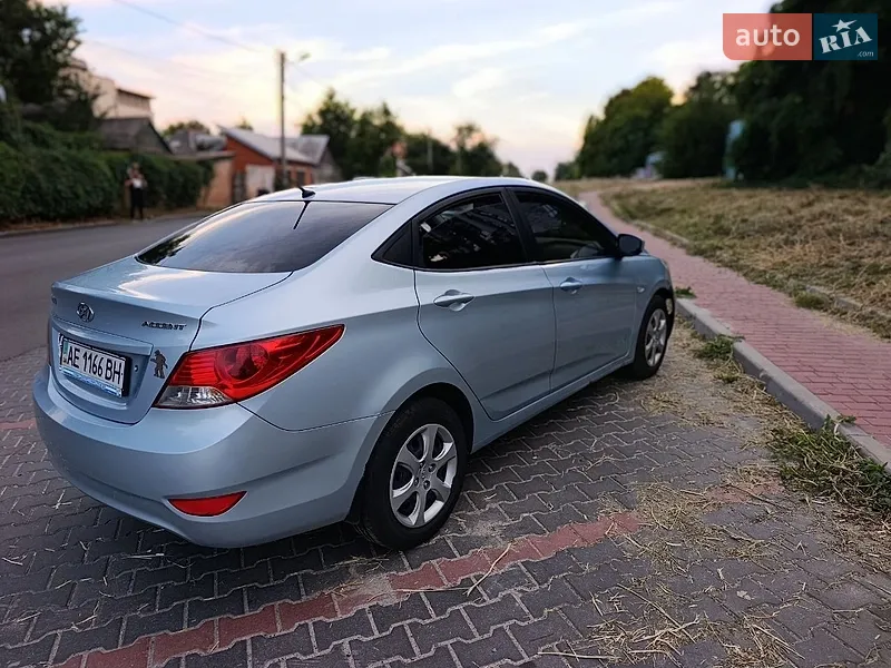 Hyundai Accent