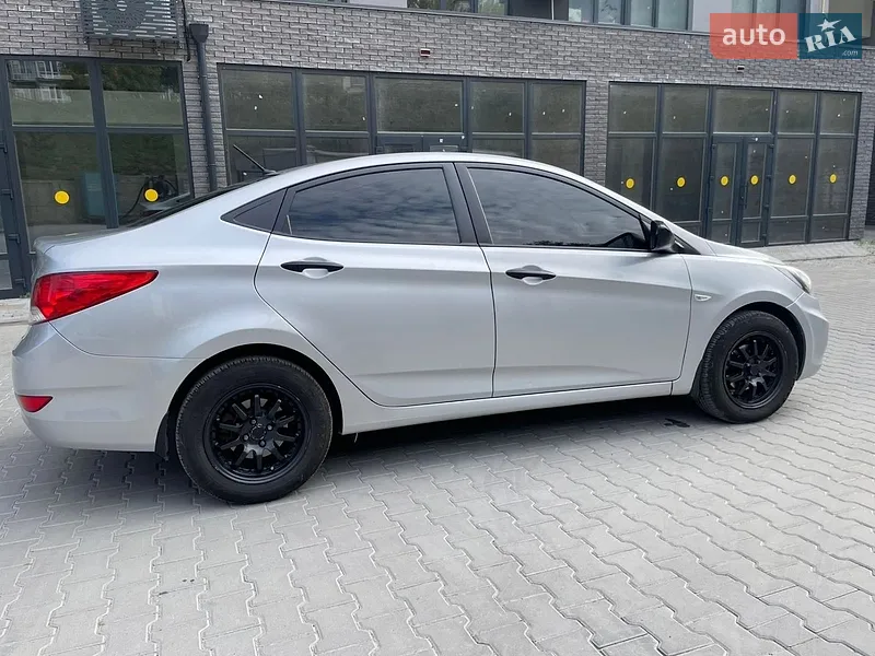 Hyundai Accent