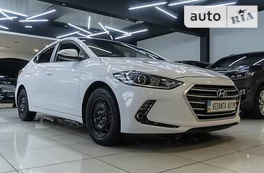 Седан Hyundai Avante 2017 в Одессе