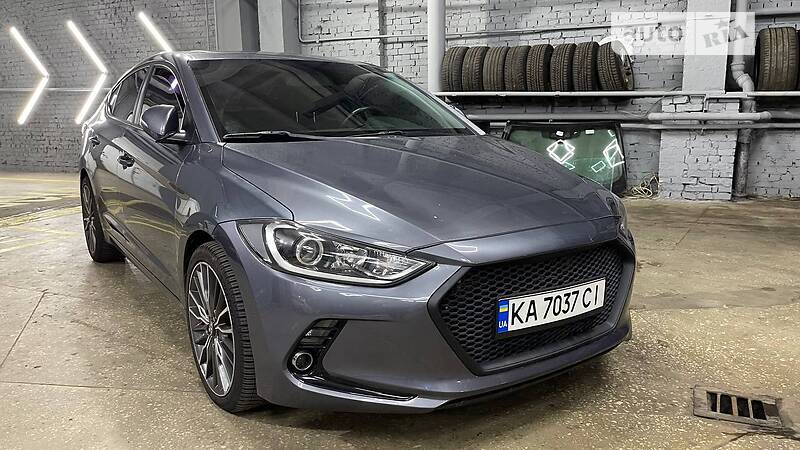 Седан Hyundai Avante 2016 в Киеве