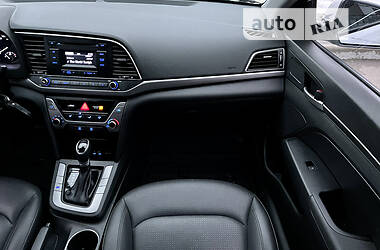 Седан Hyundai Avante 2017 в 