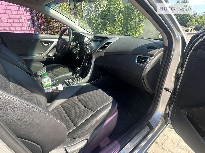 Седан Hyundai Avante 2014 в Житомире