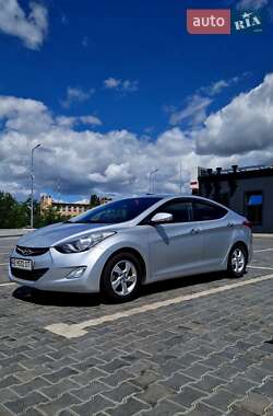 Седан Hyundai Avante 2012 в Кривом Роге