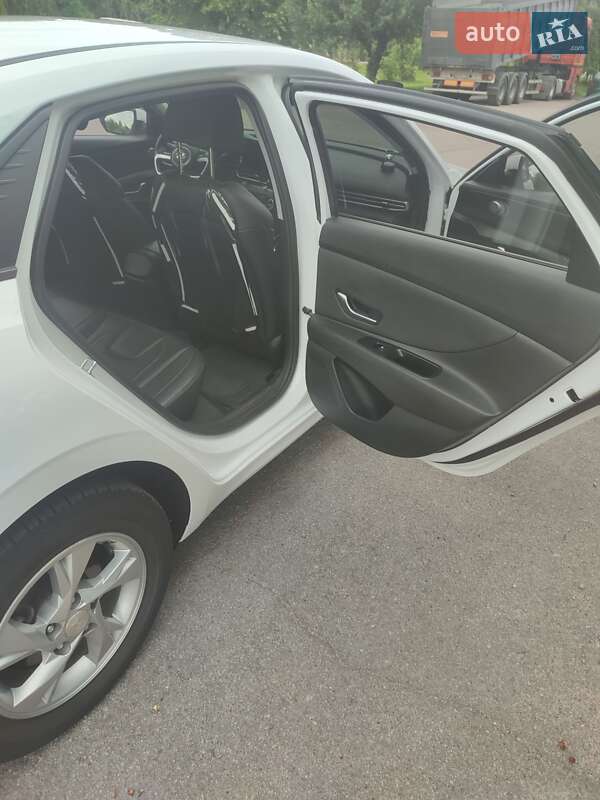 Седан Hyundai Avante 2021 в Овруче