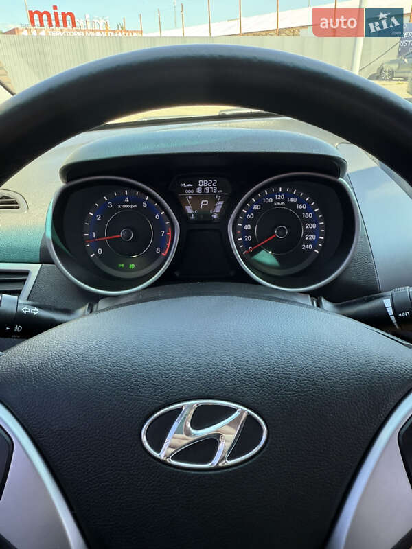 Седан Hyundai Avante 2012 в Киеве