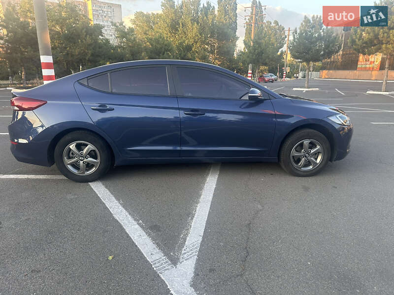 Седан Hyundai Avante 2016 в Одессе