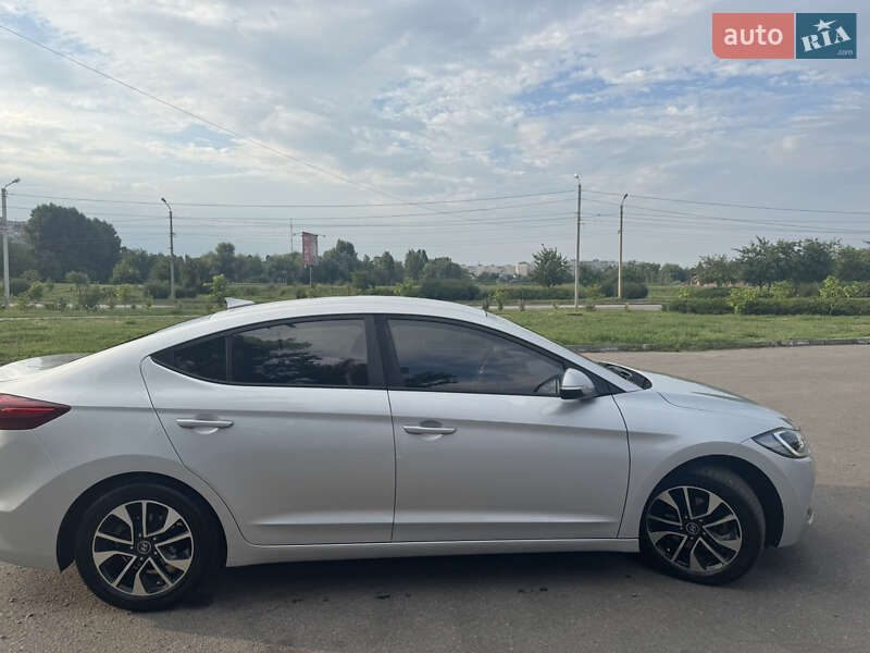 Седан Hyundai Avante 2016 в Кременчуге