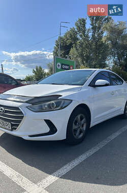 Седан Hyundai Avante 2017 в Киеве