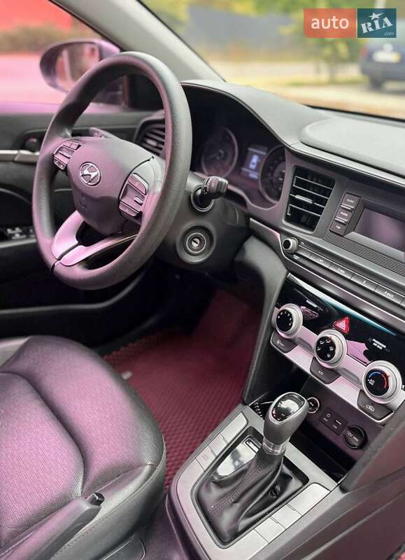 Седан Hyundai Avante 2018 в Буче