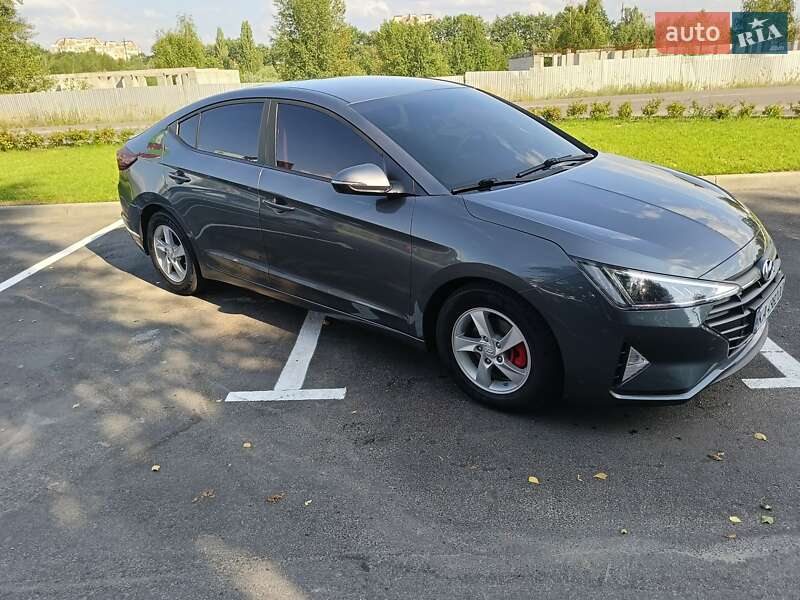 Седан Hyundai Avante 2018 в Буче