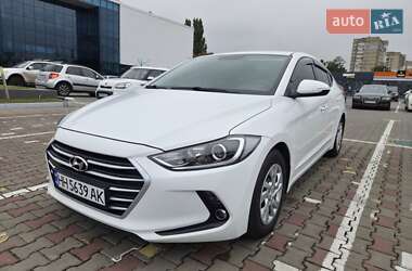 Седан Hyundai Avante 2016 в Одессе